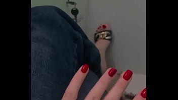 Manos hermosas y pedicure