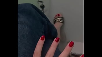 Manos hermosas y pedicure