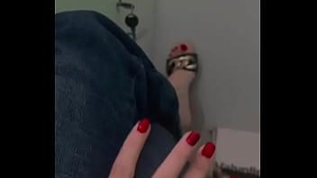 Manos hermosas y pedicure