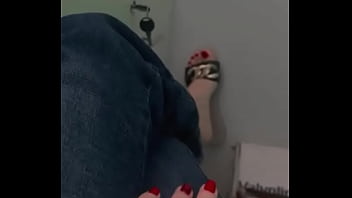 Manos hermosas y pedicure