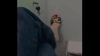 Manos hermosas y pedicure