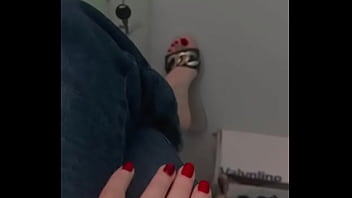 Manos hermosas y pedicure