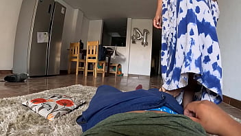 Me invitó a comer solo para terminar llevándome a la cama me dijo que aplicaria la de boca come y culo paga y decidí pagarle de la mejor manera