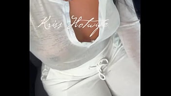 Roupinha para curtir um cineminha com meu corno blusinha aprovada acabei de postar no meu vip uns cliks de agora