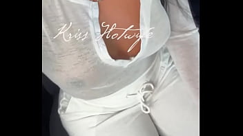 Roupinha para curtir um cineminha com meu corno blusinha aprovada acabei de postar no meu vip uns cliks de agora