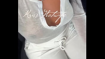 Roupinha para curtir um cineminha com meu corno blusinha aprovada acabei de postar no meu vip uns cliks de agora