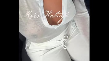 Roupinha para curtir um cineminha com meu corno blusinha aprovada acabei de postar no meu vip uns cliks de agora