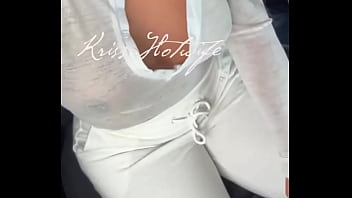 Roupinha para curtir um cineminha com meu corno blusinha aprovada acabei de postar no meu vip uns cliks de agora