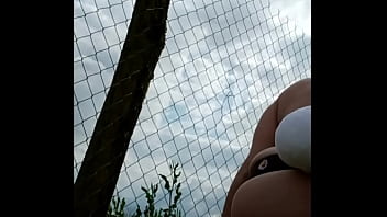 2025 04 22 esclave f a la ferme pipe uro