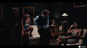 Frozen lesbian sex coco bae gets time stopped and fucked by horny brunette