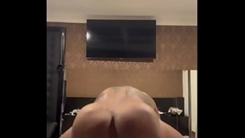 Tratada igual puta fudeu meu cú gozou na minha boca e mijou na minha cara do jeito que gosto