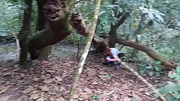 O cara pagou pra ve a minha buceta no parque ecologico tive que entrar no mato e mostrar pra ele