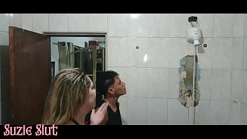 I asked to fix the shower and the mechanic wanted to fuck my pussy