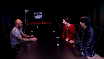 Se exibiu de lingere depois de responder em quem mama senta e passa yastrixx & dixon watch sheer red