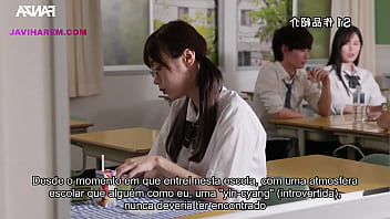 Aluna novinha tímida vira marmita do grupo legendado