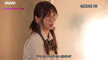 Aluna novinha tímida vira marmita do grupo legendado