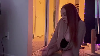 European stepmom artemisia love showing her hot body and showing her long legs