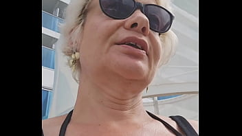 A La Recherche D'un Inconnu Sur Le Bateau Pour Relever Défi thumbnail