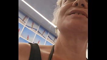 A la recherche d'un inconnu sur le bateau pour relever défi