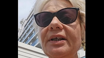 A la recherche d'un inconnu sur le bateau pour relever défi