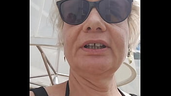 A la recherche d'un inconnu sur le bateau pour relever défi