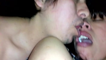 Me culeo a mi prima en su cumpleaños le doy una buena montada