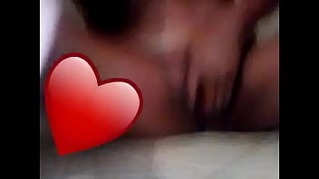 Mi Sabrosita En La Ducha thumbnail