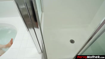 Wet shark stepmom invite to pass her stepson in the bathtub