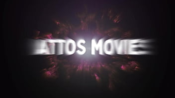 O pauzudo se fodendo o cuzinho da ninfeta e meu rabão na suruba anal