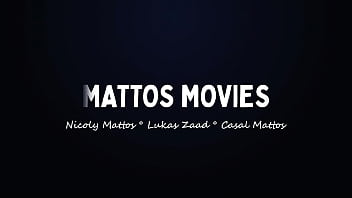 O pauzudo se fodendo o cuzinho da ninfeta e meu rabão na suruba anal