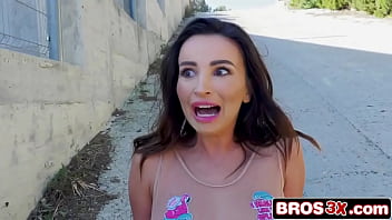 Hot romanian takes it everywhere in public bypassers get a show