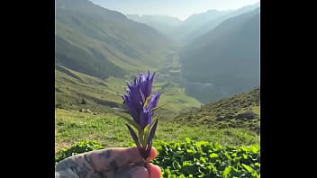I got a super amazing flower from lily lu filmz what’s the most thoughtful gift you’ve ever received #flower I got a super amazing flower from lily lu filmz what’s the most thoughtful gift you’ve ever received #flower