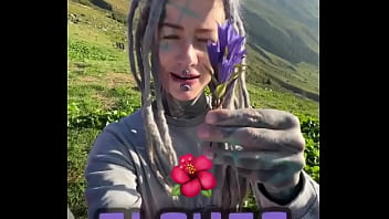 I got a super amazing flower from lily lu filmz what’s the most thoughtful gift you’ve ever received #flower