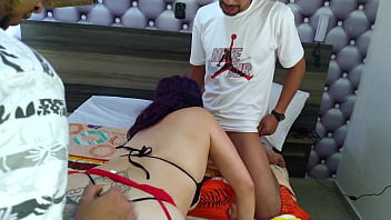 La mejor paja y masturbada que pueda tener un hombre es ver que se follan a su esposa