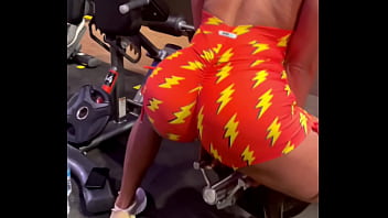 A meta é ficar cada dia mais gostosa para vocês e para os machos que eu saio