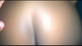 Morena sentando gostoso pro negão