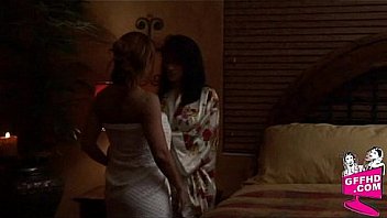 Girls having fun 0688