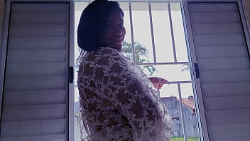 O tesão de um fodi o cuzinho quase virgem da morena perfeita