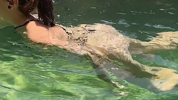 Sneaking into my neighbor's backyard for a blowjob