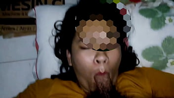 Tante sedang rebahan malah dikasih kontol