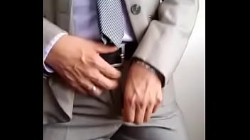 Ejecutivo Muy Caliente Me La Muestra Todita thumbnail