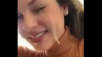 Así dejo a mi novia cubierta en lechita