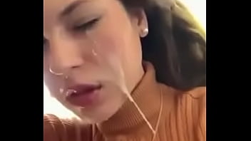 Así dejo a mi novia cubierta en lechita