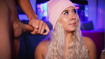 Slutty Webcamer Broadcasts With Her Boyfriend While They Fuck And Do Whatever Their Fans Ask For Some Donations thumbnail