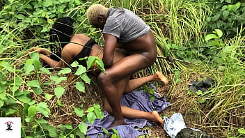 Quick fuck with a road side babe