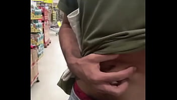 Eu com safadeza no carrefour a naughty guy in the supermarket