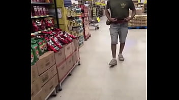Eu com safadeza no carrefour a naughty guy in the supermarket