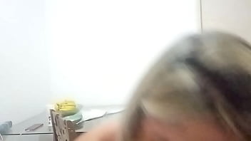 Cheia de tesão transei com meu vizinho