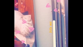 She tryna shake that lil mfka