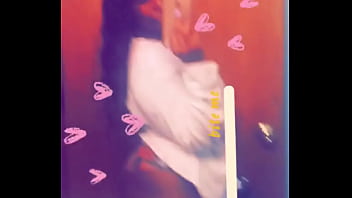 She tryna shake that lil mfka